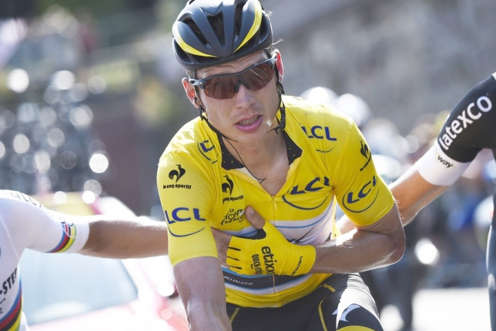 Cavendish-si-na-účet-pripísal-prvú-výhru-Tour-de-France-2015-1