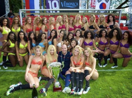 Futbalový pohár žien len v sexi spodnej bielizni, FOTOGALÉRIA v článku 20