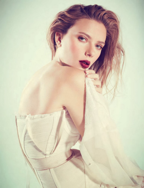 Sexi Scarlett Johansson na stránkach prestížneho magazínu (foto)