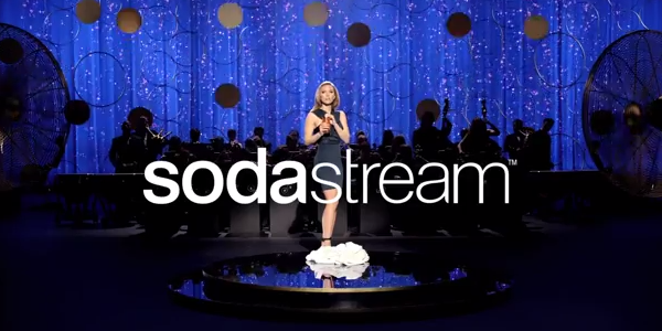 Scarlett Johansson v reklame: Prepáč, Cola a Pepsi (video)