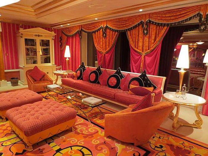 Táto hotelová izba v Dubaji stojí 24 000 dolárov za noc (20 fotografií)